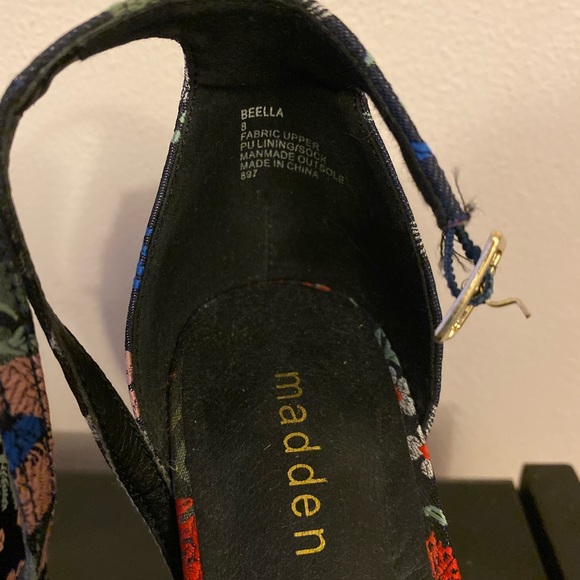 Heels - Picture 3 of 3